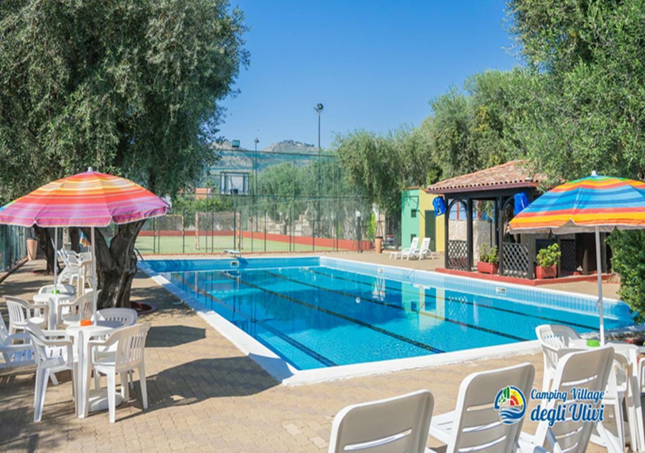 Camping Village Degli Ulivi Mattinata Eksteriør billede